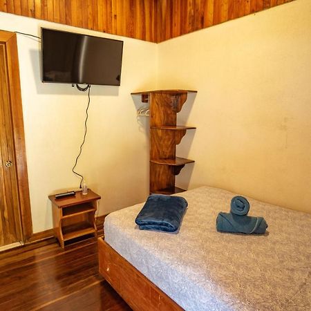 Cowboy Hostel - Habitaciones Con Bano Privado Monteverde Kültér fotó
